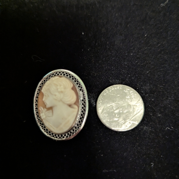 Cameo Mid-Century Brooch/Pendant Beau Sterling Silver Looks Brand New - Picture 3 of 4